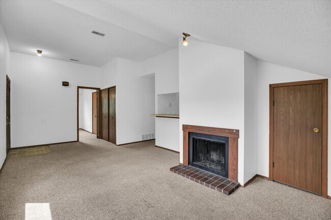 Photo - 1617 Lyndhurst W Dr