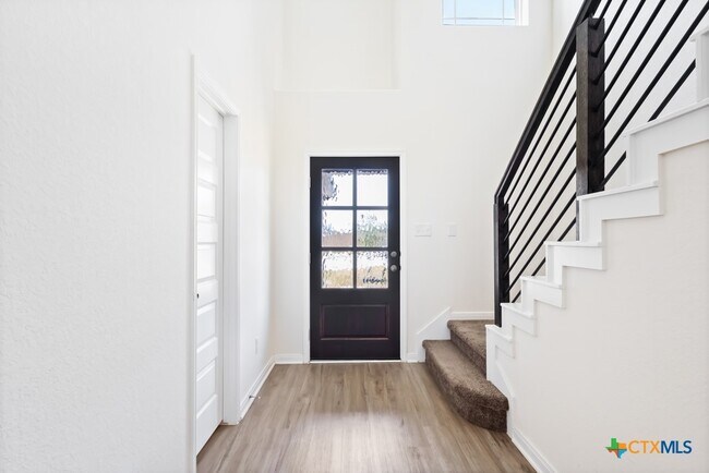 Photo - 11221 Hollinger Cir