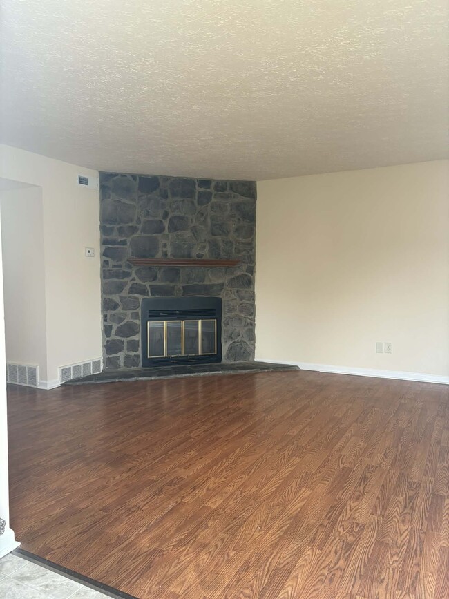 Photo - 1706 Oshea St