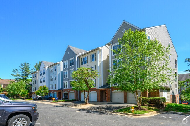 257 S Pickett St - Hillwood Condominiums