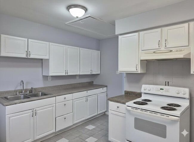 Photo - 3326 Delaware St