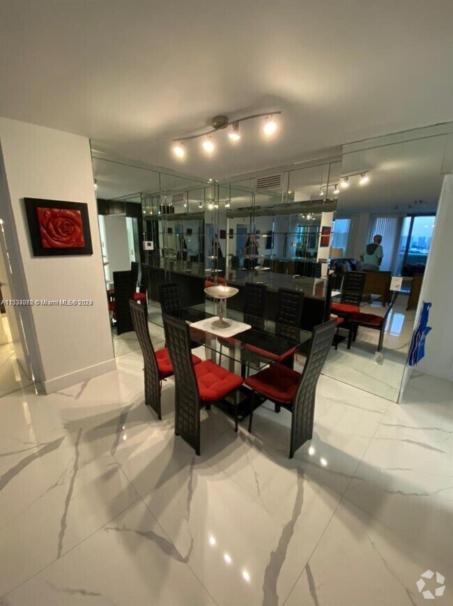 Building Photo - 3675 N Country Club Dr Rental