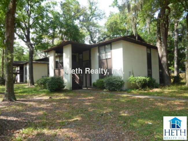 Building Photo - Spacious 2 Bedroom in Orange  Park Rental