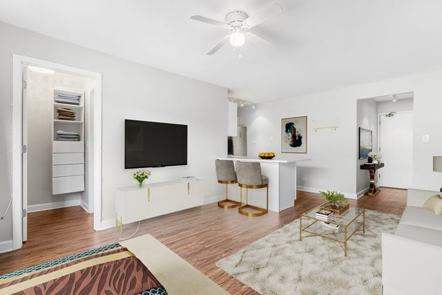 Photo - 611 W Patterson Ave