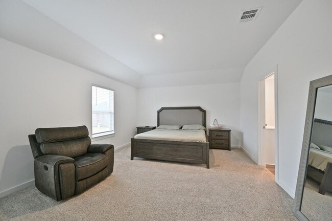 Photo - 1139 Hughes Crossing Dr