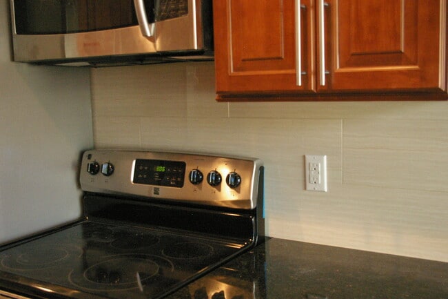 Photo - 3050 S Birch St