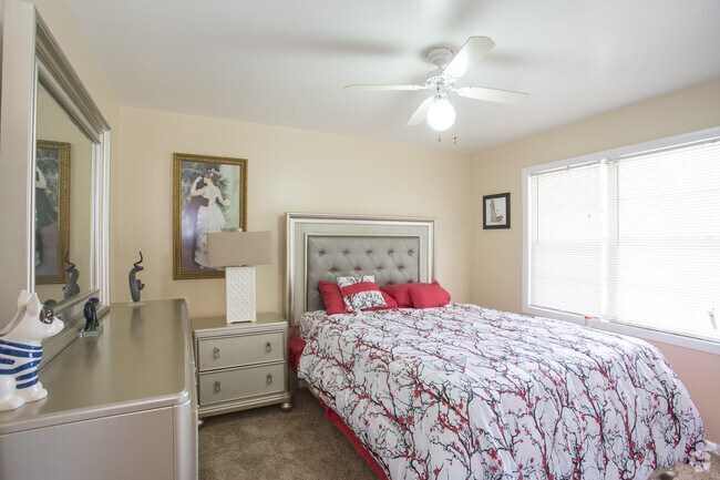 Interior Photo Small 1b1b