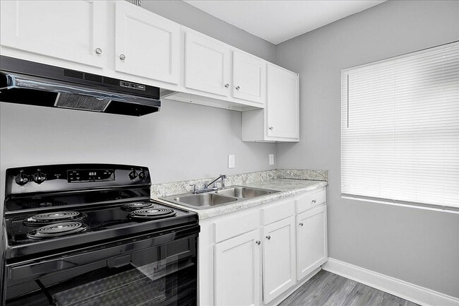 Photo - Pointe Arlington