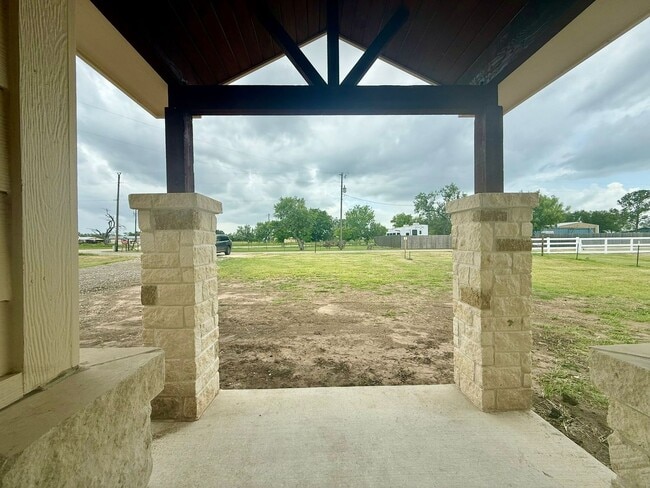 Photo - 1075 County Rd 678 E