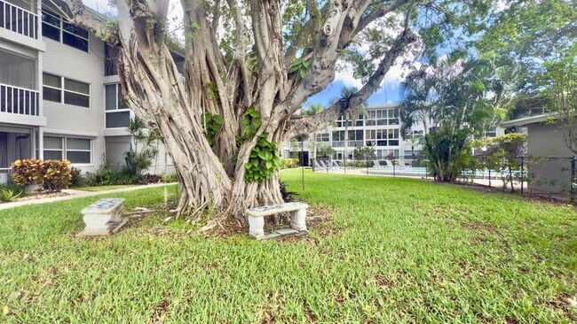 1200 SW 12th Ave Unit 305