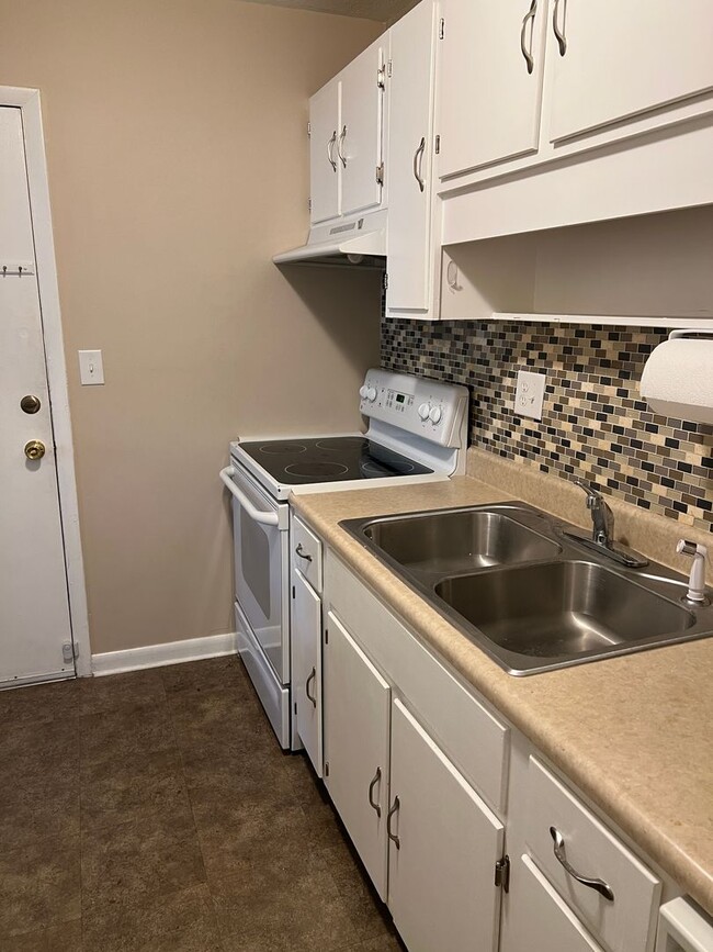 Photo - Apartment Near VCOM & VT Campus