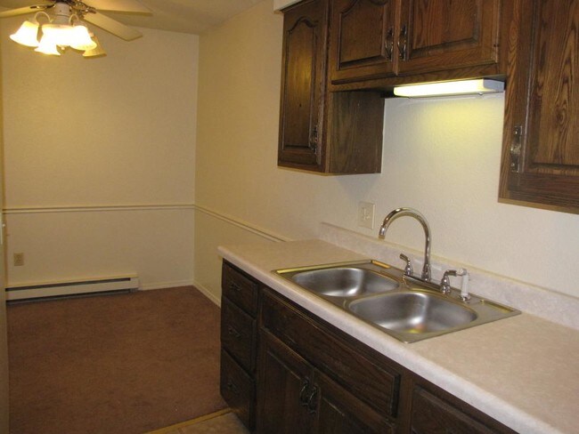 Kitchen/Dining - JanDal Apartments