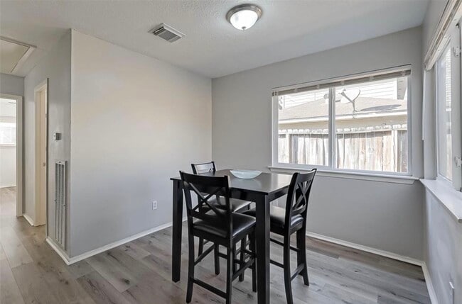 Dining room (Flex space) - 10826 Lynbrook Dr Unidad B