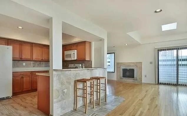 Photo - 833 Topsail Ln