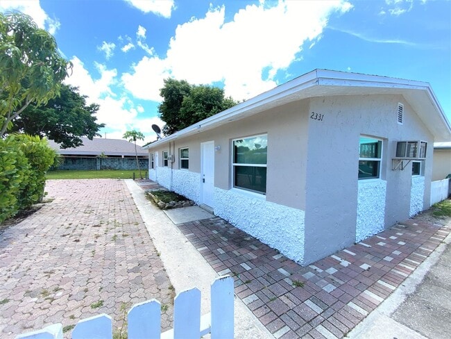 Building Photo - 2347 Bayside St Unit 2347 #B
