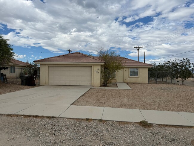 1332 Persimmon Ave