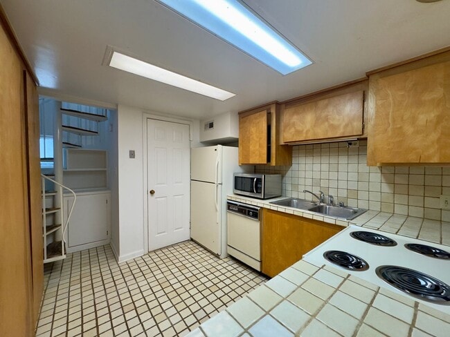 Photo - Charming 1 Bedroom Townhome ~ Ridgely's Delight