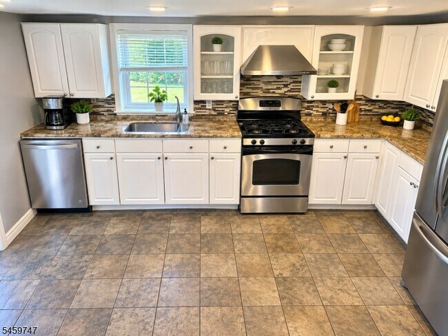 110 W Chrystal St
