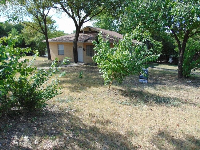 Building Photo - 1701 E 38th St Rental