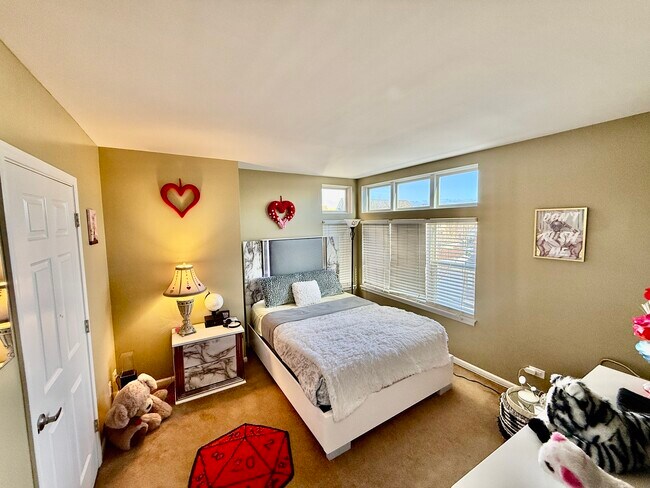 Photo - 1914 N Lotus Ave