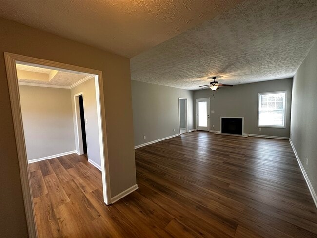 Photo - 484 Crossfield Way