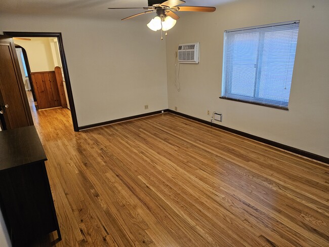 Building Photo - 111 Glenmary Ave Unit 2