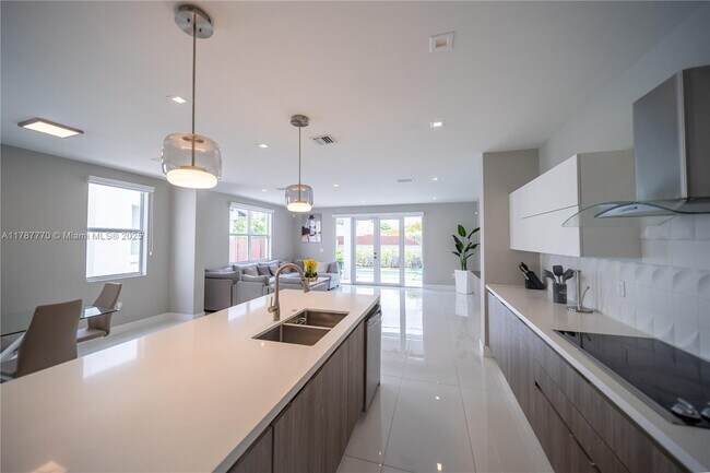 Photo - 3653 SW 26th St