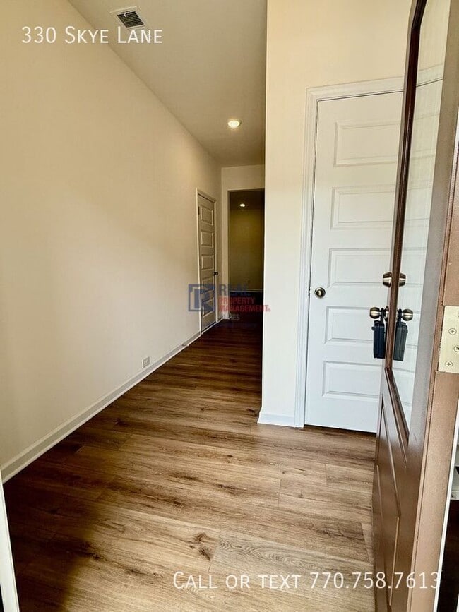 Photo - 330 Skye Ln