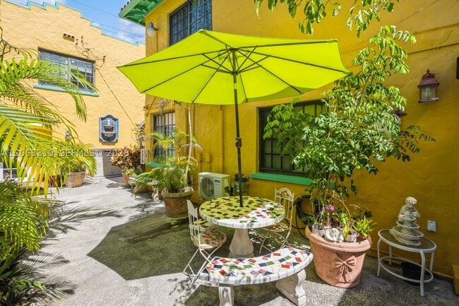 1222 Salzedo St Unit 4