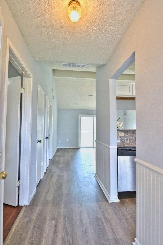 2706 S Brompton Dr