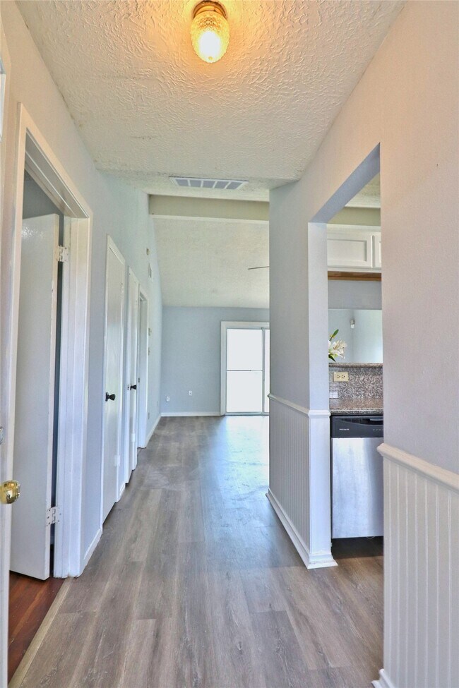 Photo - 2706 S Brompton Dr
