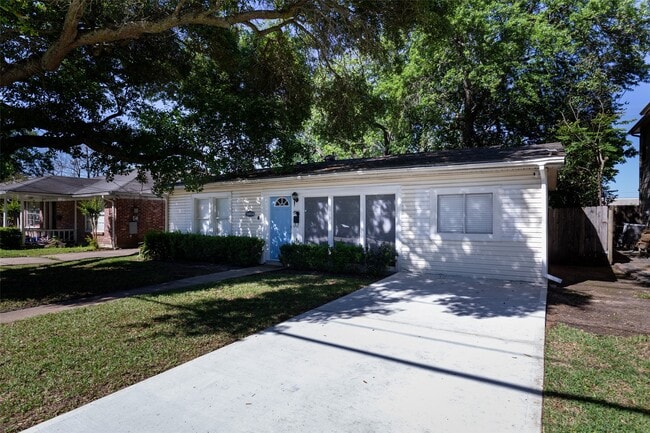 Photo - 5808 Community Dr