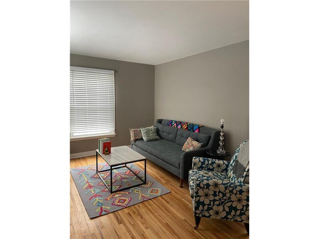 Photo - 3354 Brunswick Ave S