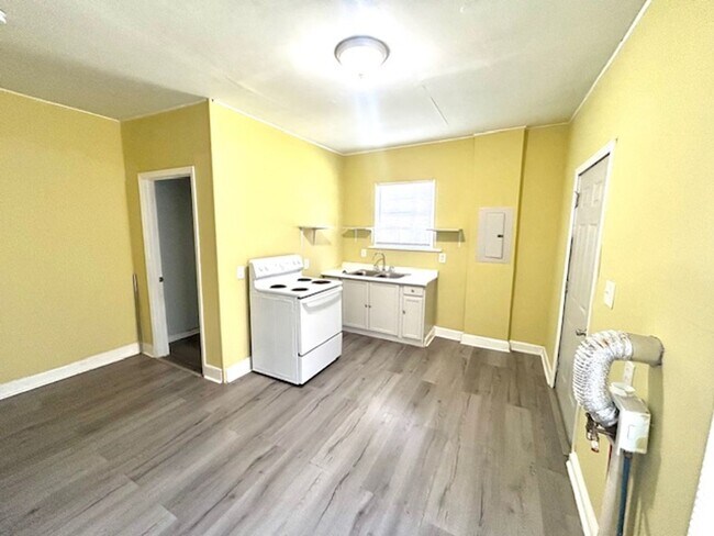 Photo - 3612 Fairview St SW