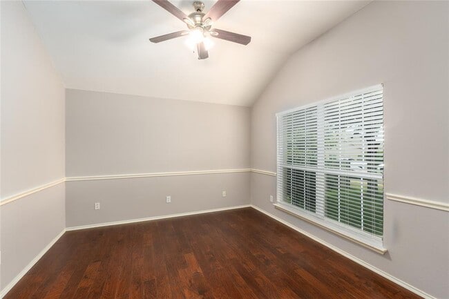 Photo - 116 Amberwood Ct