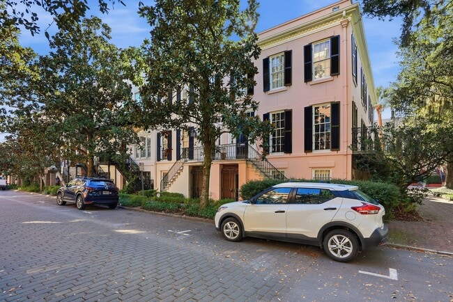 Photo - 3 BED | 4 BATH | TWO CAR GARAGE | HISTORIC DISTRICT TOWNHOME
