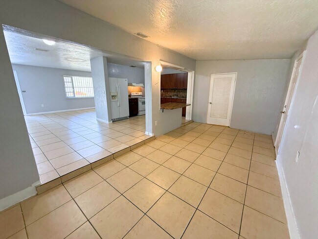 Photo - 930 NW 176th Terrace