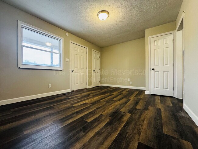 Photo - 289 Pine Ave