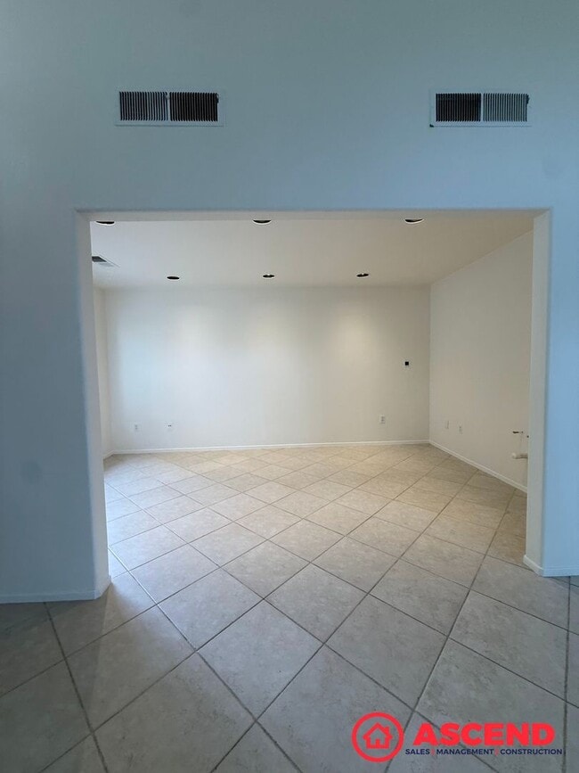 Photo - Spacious 4 Bed / 3 Bath Home in Haggin Oaks!