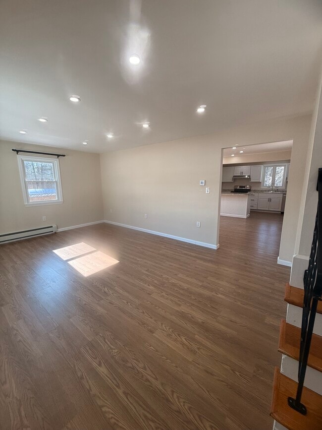 Photo - 1230 Smyth Rd