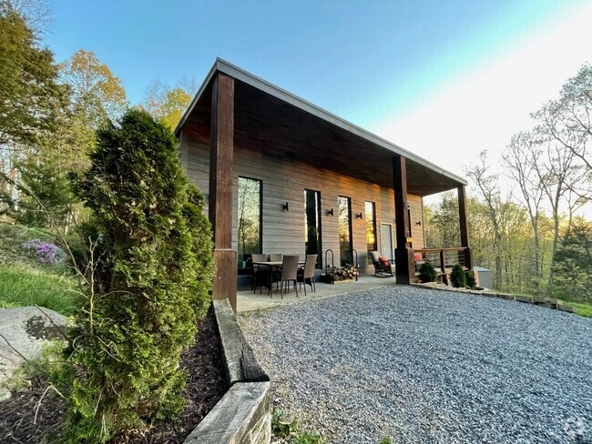 Building Photo - 137 J D King Rd Rental