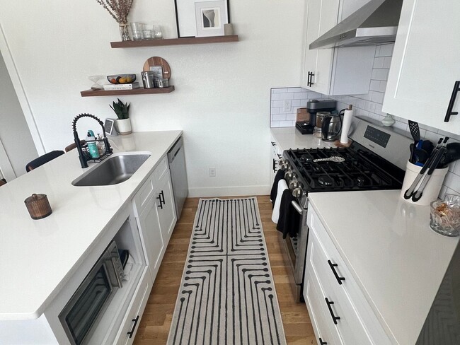 Photo - 3355 W 18th Ave