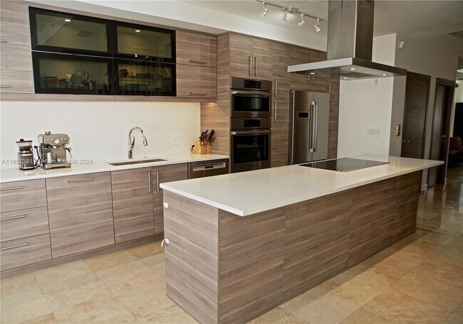 Photo - 615 Santander Ave