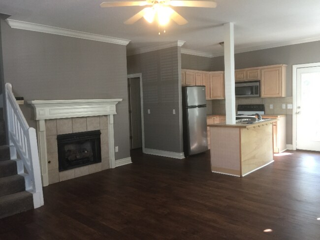 Photo - 230 N Olive Ave