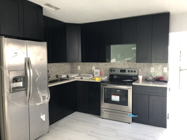 Building Photo - 7142 SW 22nd St Rental
