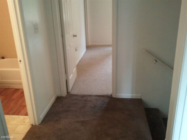 Photo - 3 br, 2.5 bath Condo - Delane court