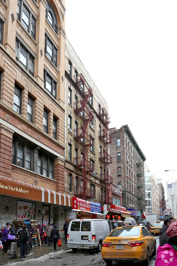 Photo - 124 Mott St
