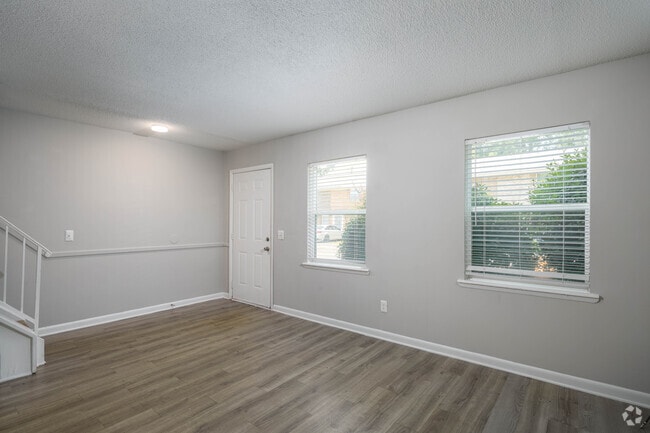 3BR, 1.5BA - 1,050SF - Living Room