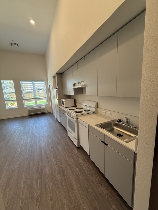 Photo - Naranja Apartments