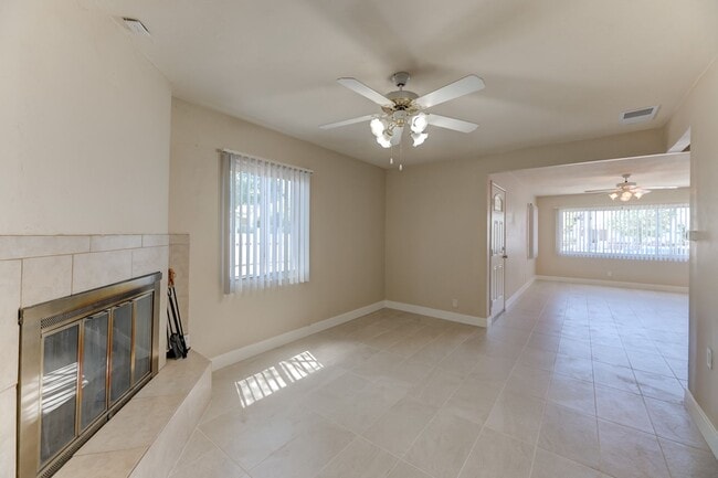 Photo - 402 Ilmenite Way